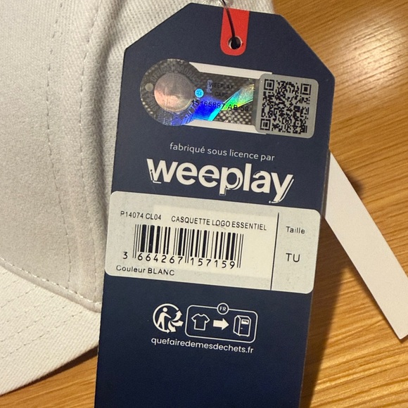 Weeplay White Cap - Picture 3 of 9